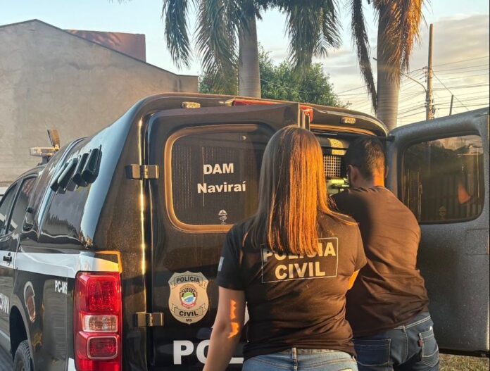 Após cerco policial, autor de feminicídio se apresenta à Polícia Civil em Naviraí