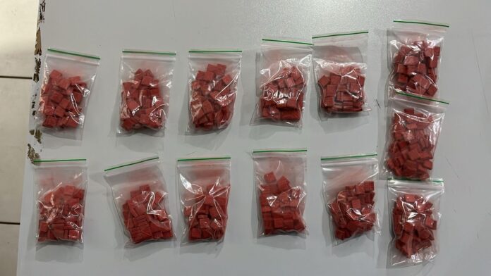 Polícia Civil prende suspeito em flagrante por tráfico de drogas, porte ilegal de arma de fogo ou munições de calibre restrito, adulteração de sinal identificador de veículo automotor e receptação em Campo Grande