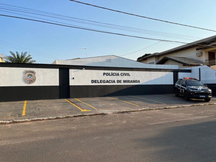 Polícia Civil prende casal por porte de arma de fogo em Miranda