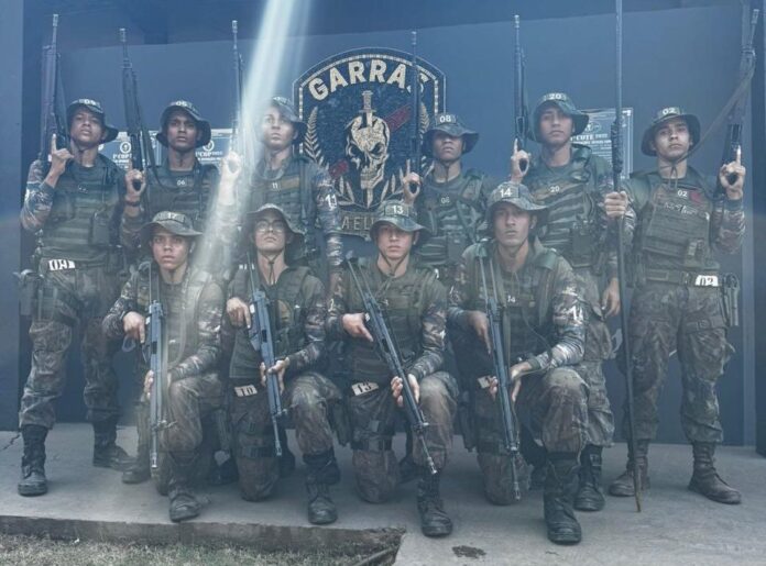 Polícia Civil realiza treinamento de combate em ambiente confinado para alunos do curso de especialização da aeronáutica em Campo Grande