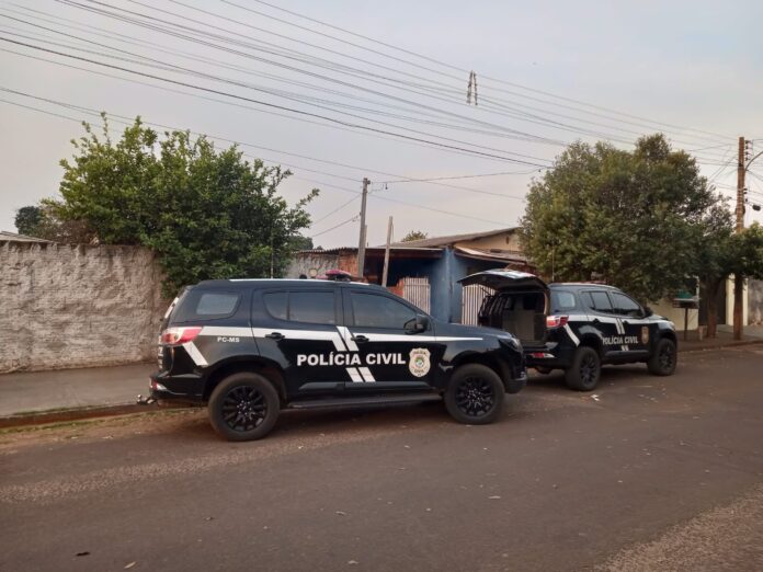 Polícia Civil prende em flagrante delito quatro indivíduos por tráfico de drogas e porte de arma de fogo de uso restrito em Nova Andradina