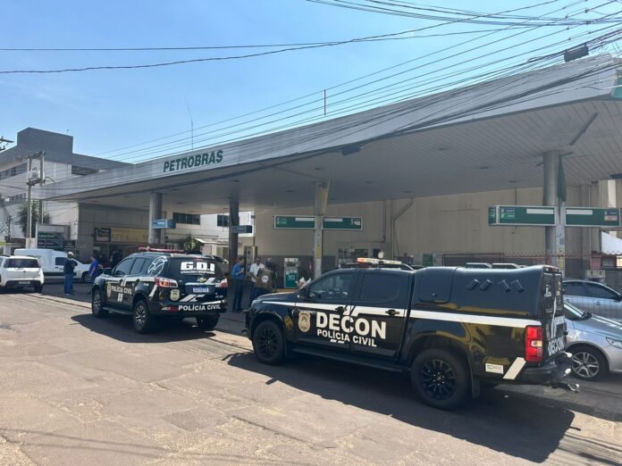 Polícia Civil prende gerente de posto de gasolina por fraude em medidor de gás