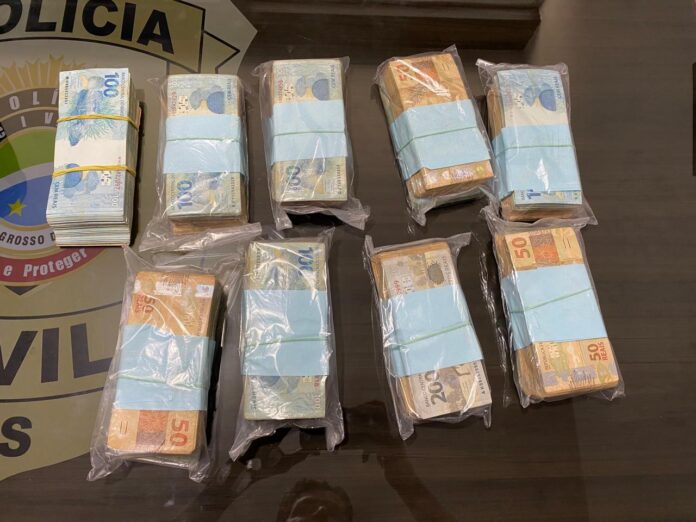Polícia Civil recupera R$ 180 mil furtados de residência em Mundo Novo