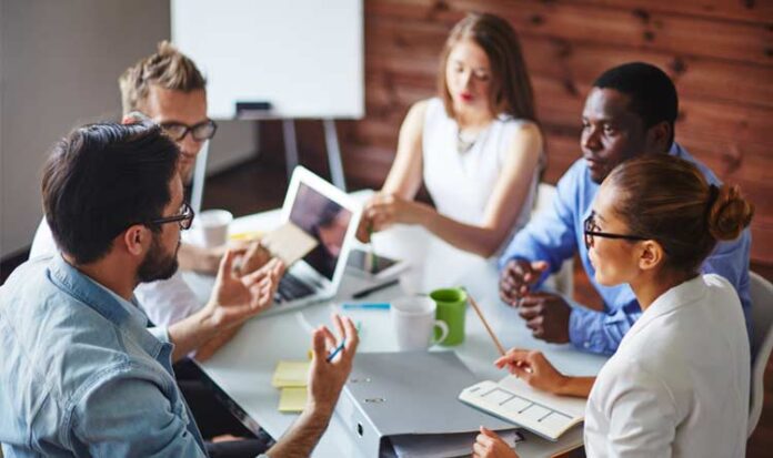 Comece 2025 com um bom emprego: tendências e oportunidades no mercado de trabalho