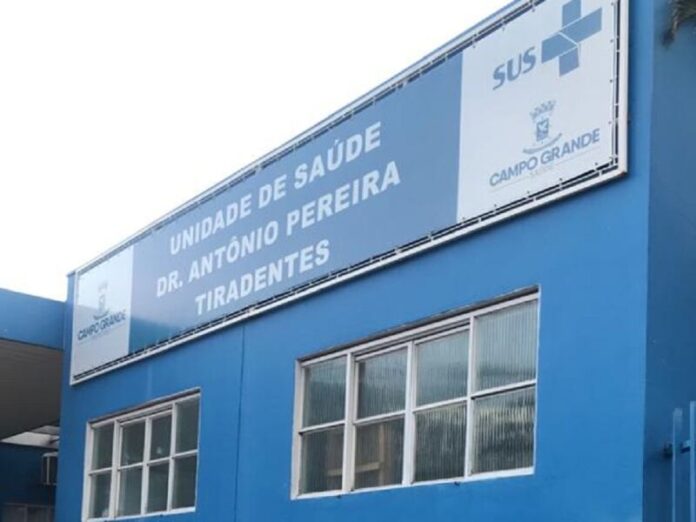 'Do nada', mulher esfaqueia marido e cunhado em Campo Grande