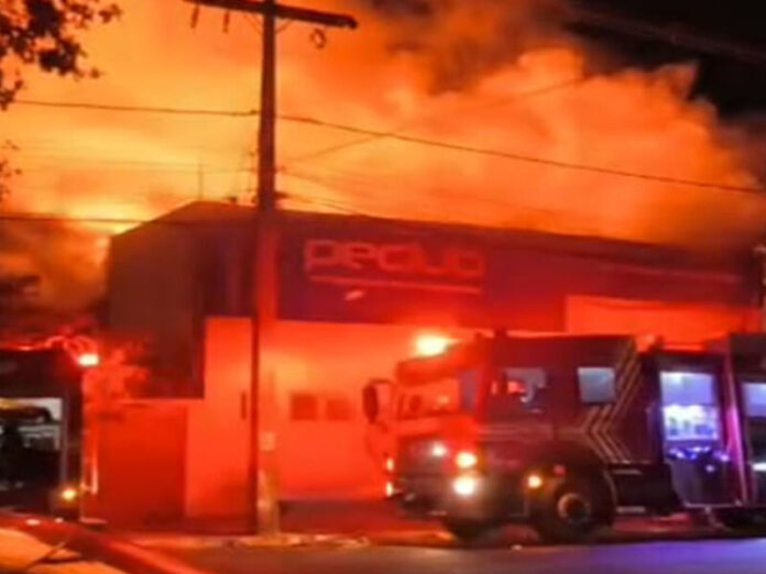 Dono de comércio de lubrificantes ficou sabendo de incêndio por funcionária na Capital