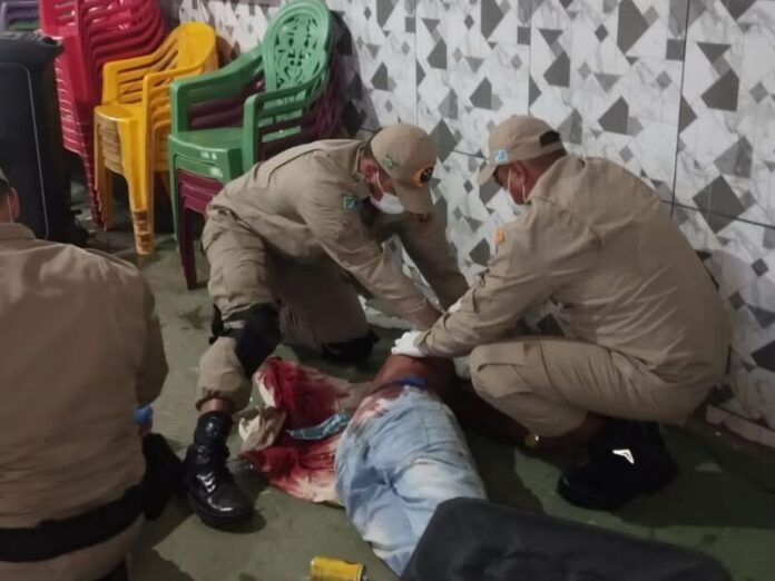 Dois homens são esfaqueados durante briga em bar de Corumbá