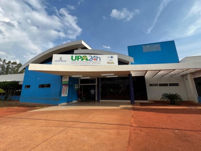 Jovem pede ajuda em lanchonete após levar facada no peito em Campo Grande