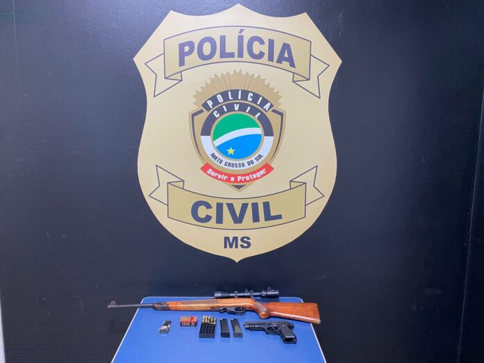 Polícia Civil prende homem e apreende armas de uso restrito em Mundo Novo