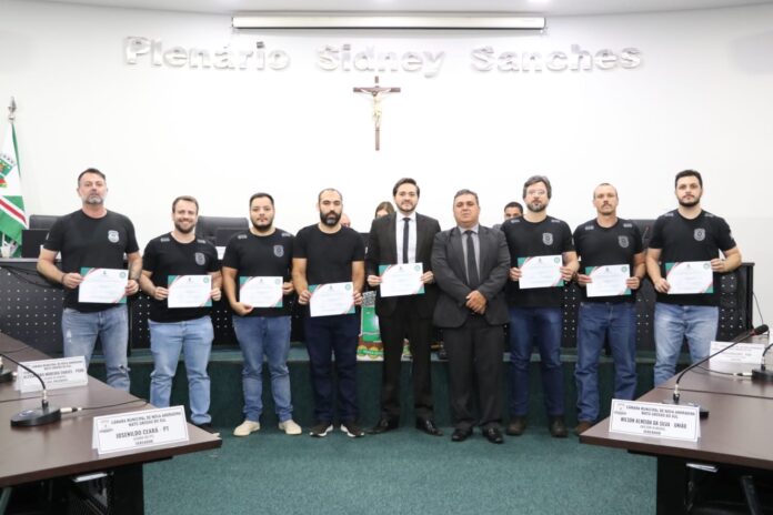 Policiais civis recebem homenagem da Câmara Municipal de Nova Andradina