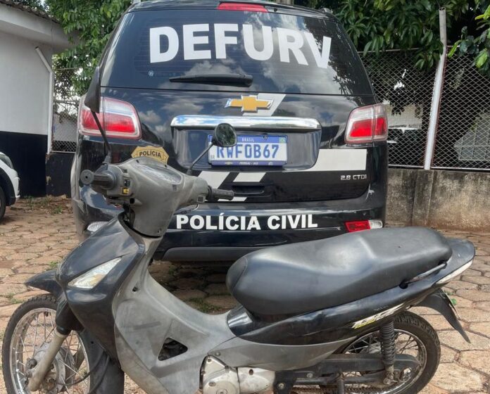 Polícia Civil recupera motocicleta furtada de funcionário de supermercado atacadista