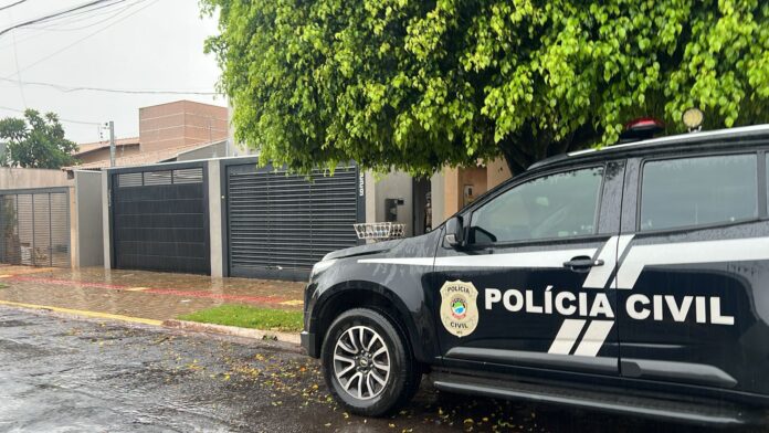 Polícia Civil cumpre mandado por violência doméstica, apreende arma de fogo e munições e autua homem em Campo Grande