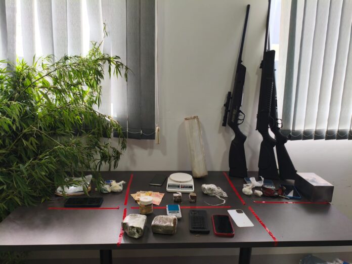 Polícia Civil deflagra Operação, prende quatro investigados e apreende armas e drogas em distrito de Bataguassu