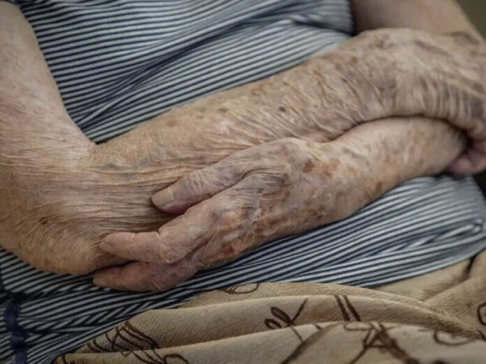 Idosa de 66 anos é agredida pelo filho em Dourados