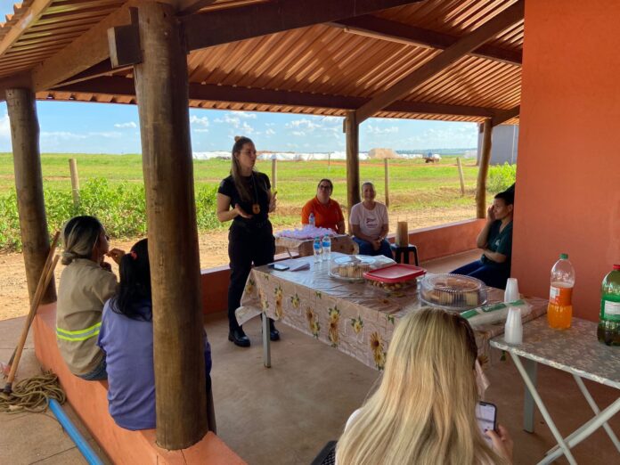 Delegacia de Atendimento à Mulher realiza palestras de conscientização e fortalecimento da rede de proteção às mulheres em Bataguassu