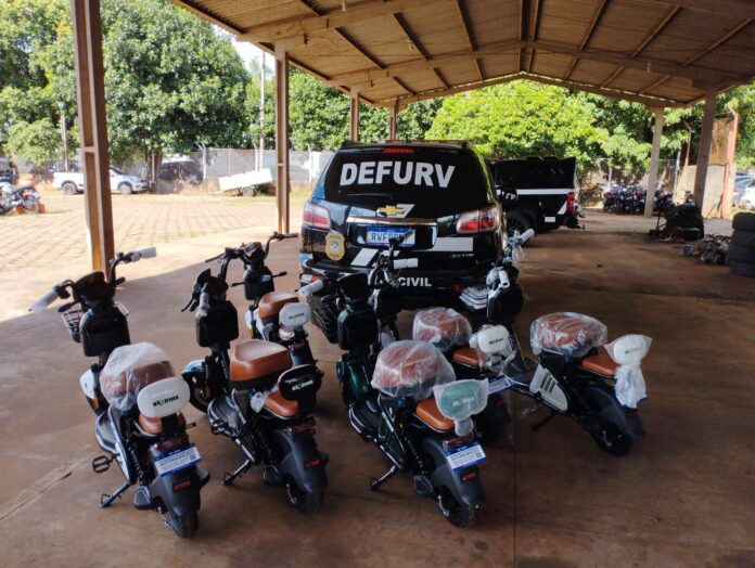 Polícia Civil recupera bicicletas elétricas furtadas em São Paulo e prende suspeito por receptação
