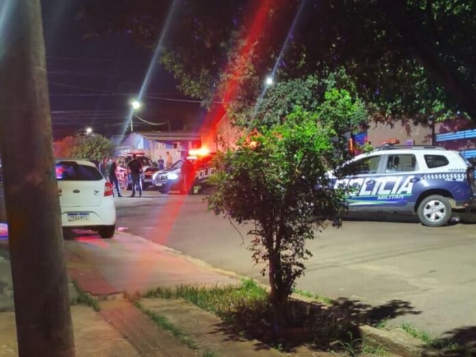 AGORA: Homem é baleado em atentado no bairro Guanandi e levado ao Hospital Regional