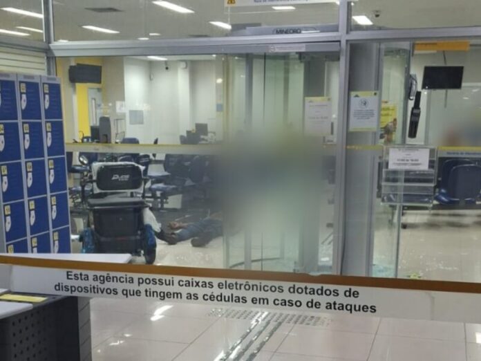 Homem em surto morre dentro de agência bancária na Capital