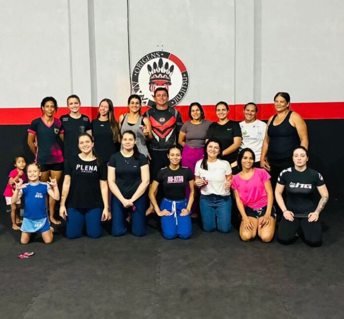 Parceria entre a Polícia Civil e academia de Naviraí fortalece ações de defesa pessoal para mulheres