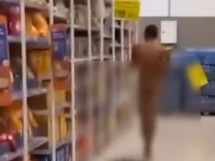VÍDEO: Homem invade mercado de shopping nu para cometer furtos em Campo Grande
