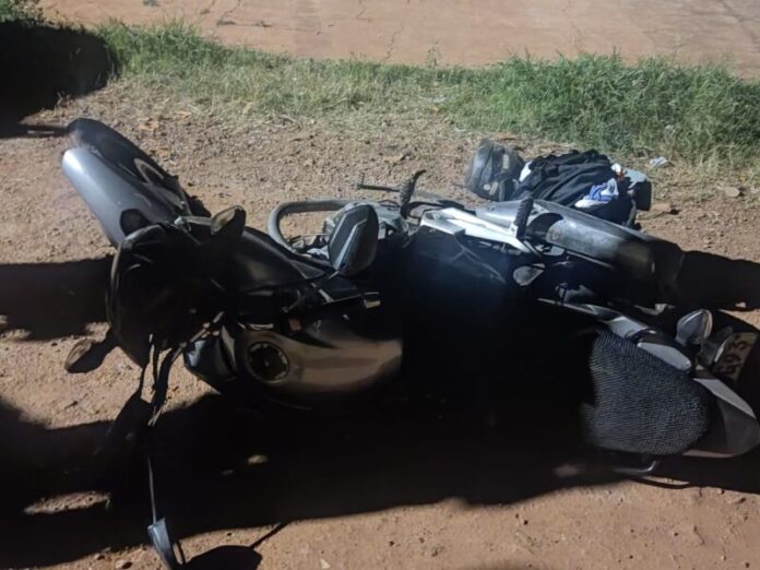 Moto jogada contra viatura foi furtada de educador físico no Vida Nova