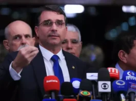 Rejeição a Flávio Bolsonaro sobe para 56%; rejeição a Lula segue em 53%