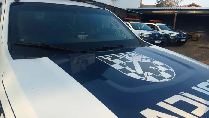 Homem escapa da morte após ser esfaqueado e agredido com pedra no Noroeste