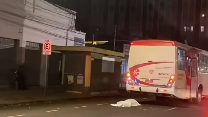 Identificado adolescente que morreu em acidente entre moto e ônibus na Capital