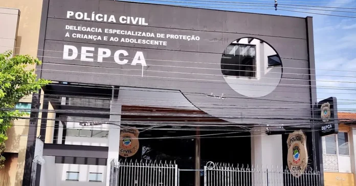 Professor é conduzido à DEPCA por suspeita de assédio sexual contra aluna