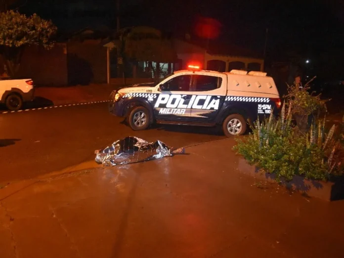 Homem de 25 anos é executado a tiros em frente de casa em Maracaju