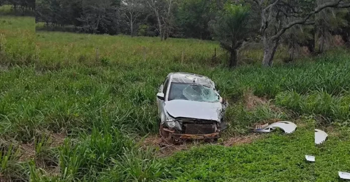 Homem morre após colisão frontal entre carro e carreta na BR-163, em Sonora